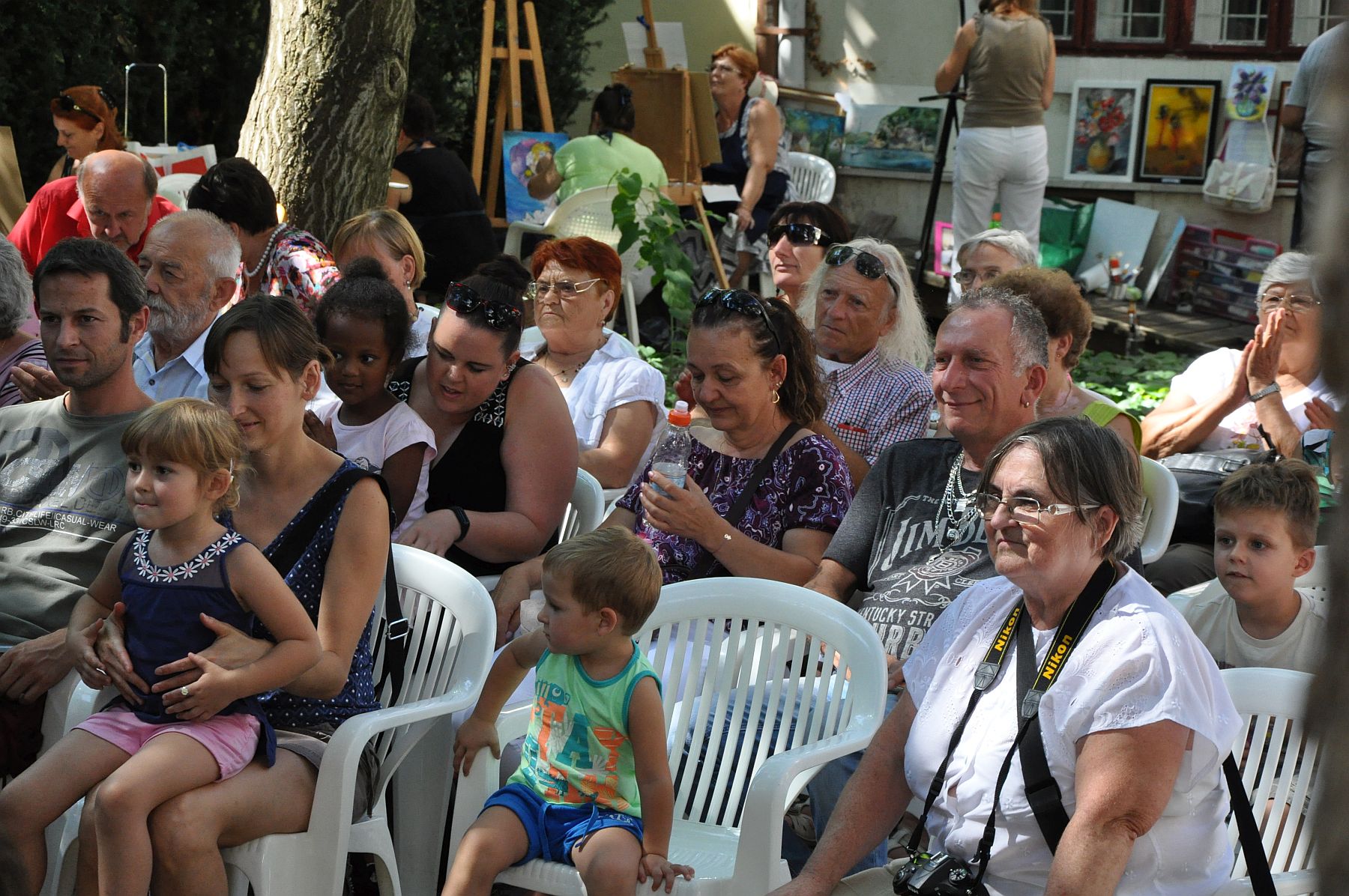 Helyszínen készülő festmények, zene és költészet a Zenélő Kultúr Udvarban